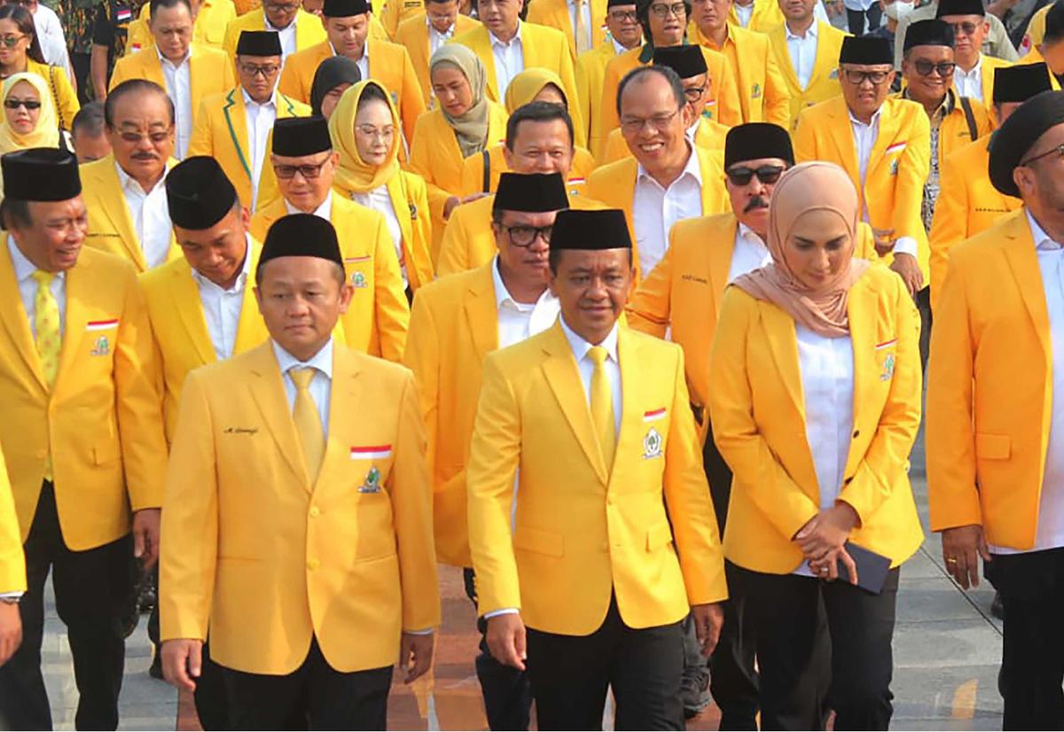 FOTO: Bahlil Lahadalia Pimpin Ziarah TMP Kalibata di HUT ke-61 Partai Golkar