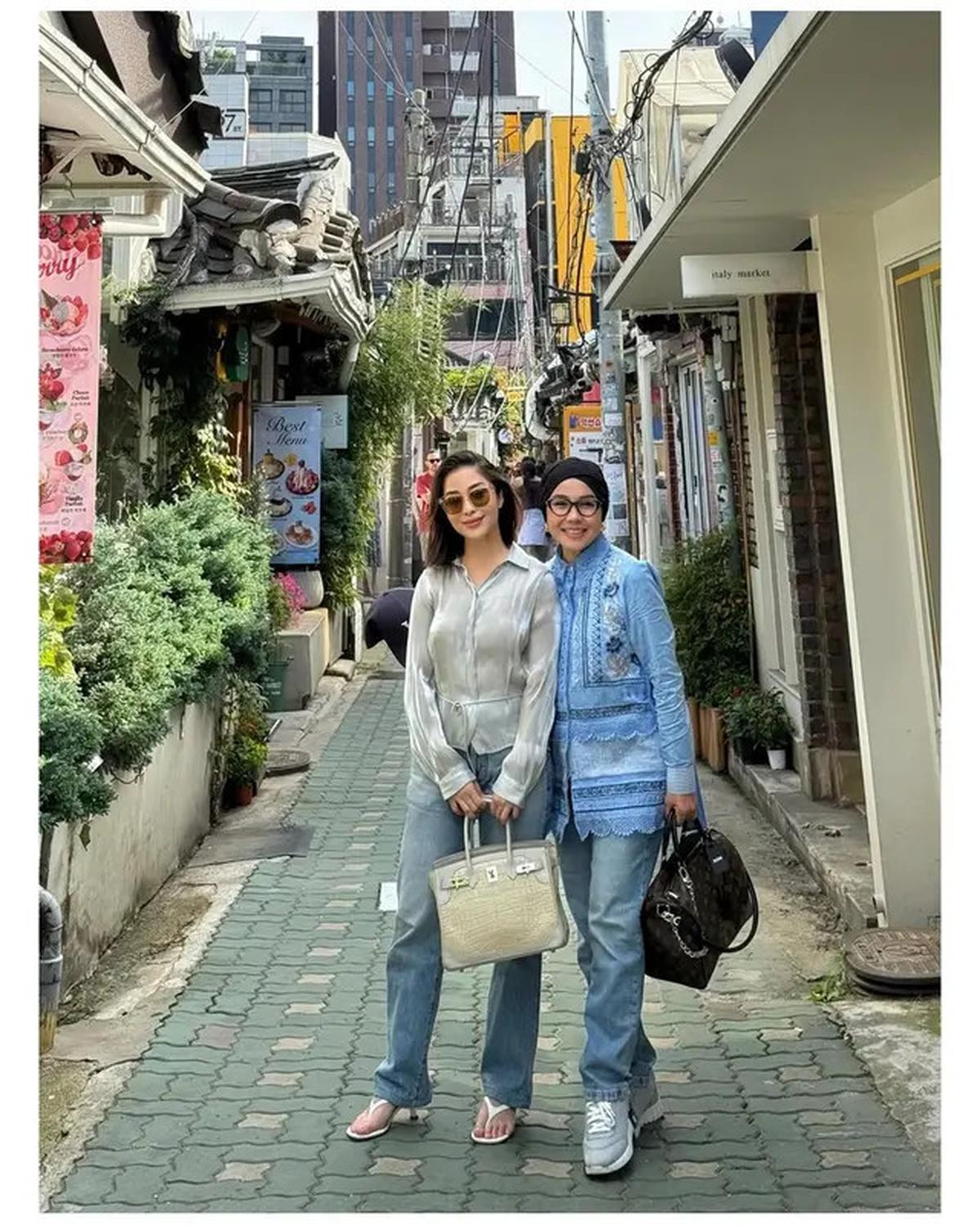 6 Gaya Nikita Willy Liburan di Korea Selatan Bareng Keluarga, Tampil Modis