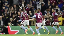 Tampil di depan ribuan pendukungnya sendiri, Aston Villa menurunkan skuad terbaiknya. Satu-satunya gol Aston Villa yang hadir di pertandingan itu dibukukan oleh Jacob Ramsey pada menit ke-41. (AP/Rui Vieira)