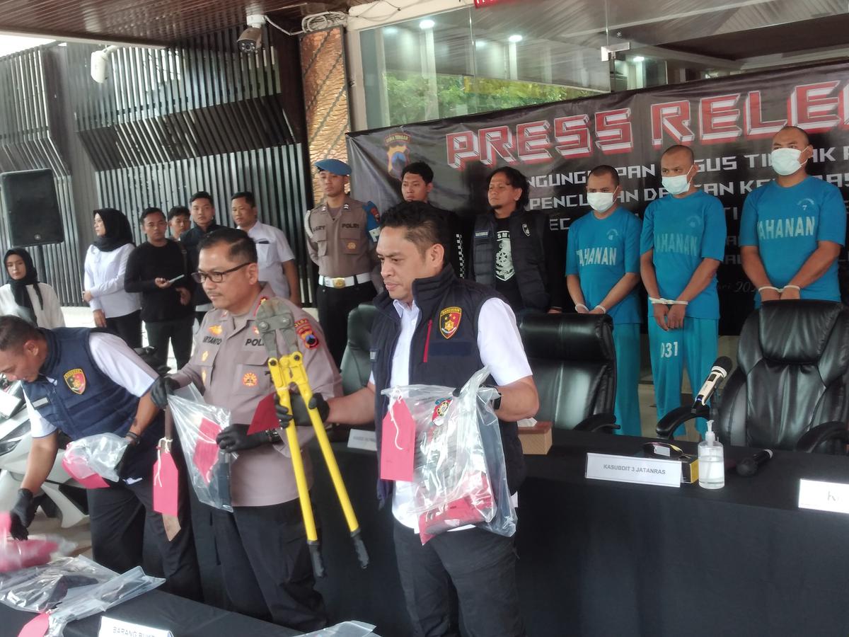 perampokan di rumah juragan sukolilo