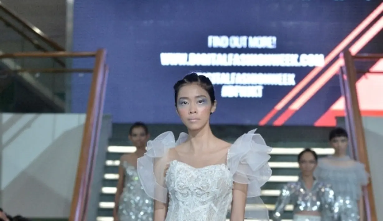 Betty Tran selalu terinspirasi dari sang ibu yang pindah ke Australia dalam keadaan hamil dan memulai karier sebagai seorang penjahit. Credit to Digital Fashion Week #DFWjkt #digitalfashionweek.