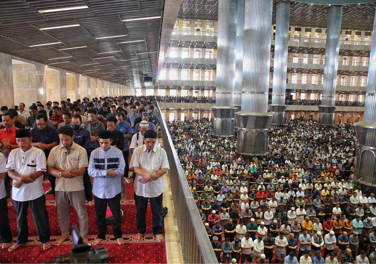 Salat Jumat pertama Ramadan 1446 Hijriah di Masjid Istiqlal