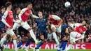 Arsenal mencetak gol kedua di menit ke-64. Saka menerima umpan terobosan yang sangat matang dari Gabriel Martinelli. (AP Photo/Kirsty Wigglesworth)