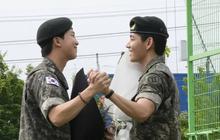 Potret Terbaru RM dan V BTS Pulang Wajib Militer, Tampan & Gagah Berseragam Loreng dengan Baret Hitam