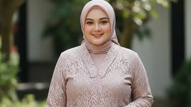 Model Gamis Brokat Cutting A-Line untuk Tubuh Berisi