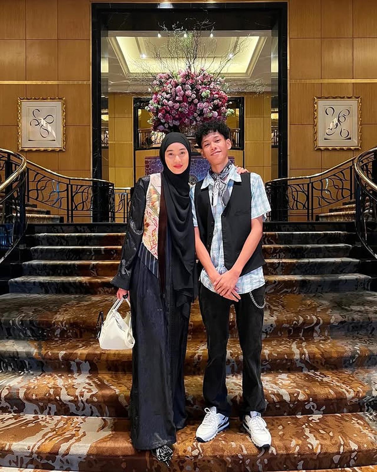 7 Potret Mikala Saka Anak Selfi Nafilah dengan Iwa K, Ikuti Jejak Karir Sang Ayah Jadi Rapper - Kini Sudah Remaja