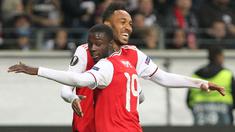 Selain para pemain asal Eropa dan Amerika Latin, klub-klub raksasa Liga Inggris juga banyak mendatangkan para pemain asal Afrika untuk memperkuat skuad mereka dari musim ke musim. Sepanjang sejarah Liga Inggris, tercatat ada 5 pemain asal Afrika yang hingga kini memegang rekor sebagai pembelian termahal klub-klub di Liga Inggris. Siapa sajakah mereka? Simak uraiannya berikut ini. (AFP/Daniel Roland)