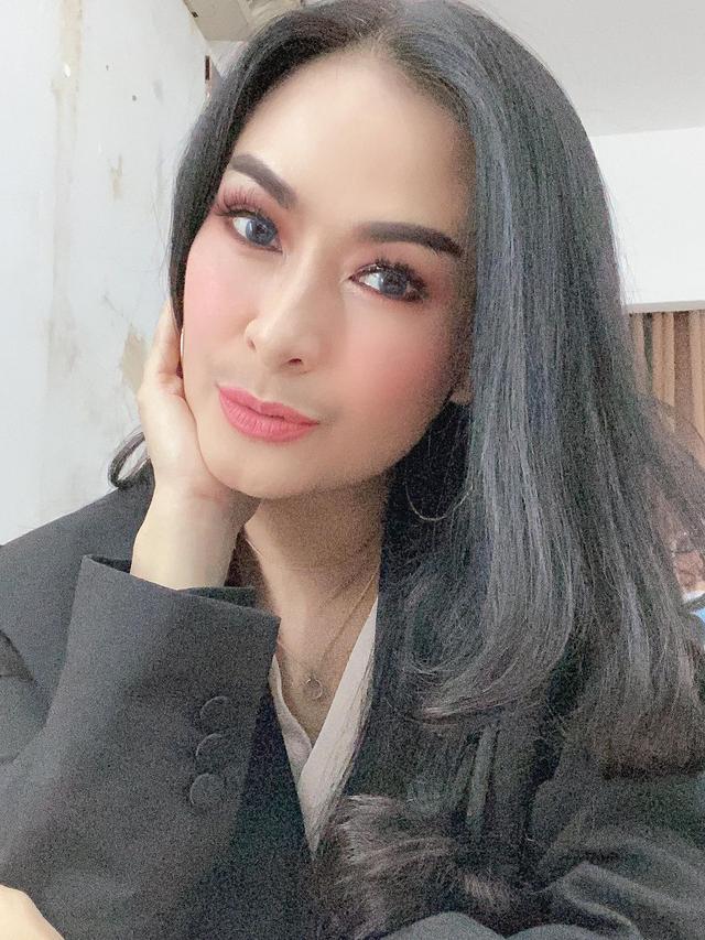Iis Dahlia. (Foto: Instagram @isdadahlia)
