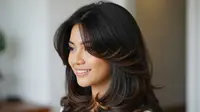 7 Model Rambut Wanita Panjang Butterfly Cut Terbaru 2026, Tampil Lebih Bervolume