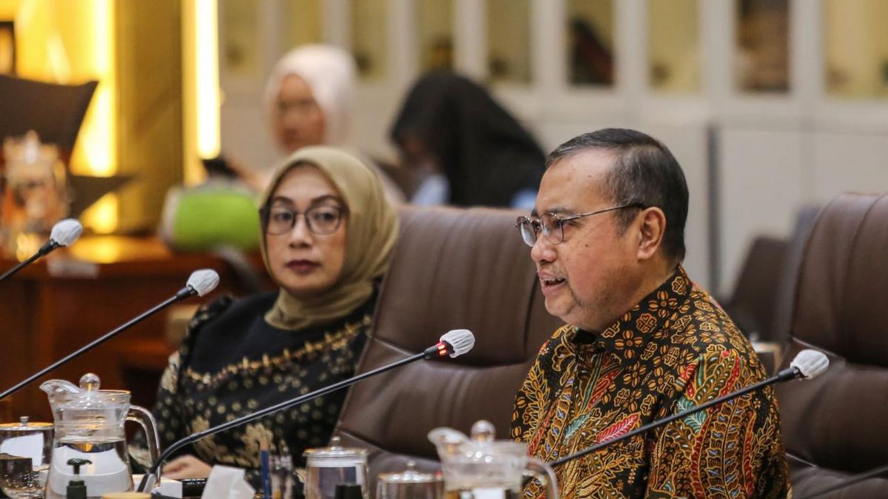 DPR Minta Dokter Tersangka Pencabulan Anak Kandung Dihukum Berat