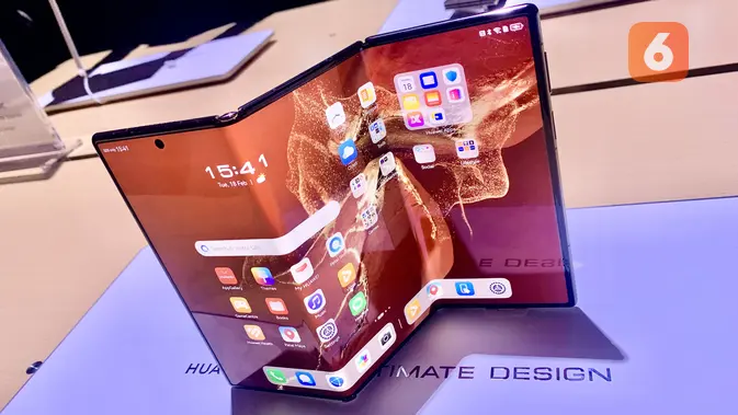 <p>Huawei Mate XT. (Liputan6.com/ Natasha Khairunisa Amani)</p>