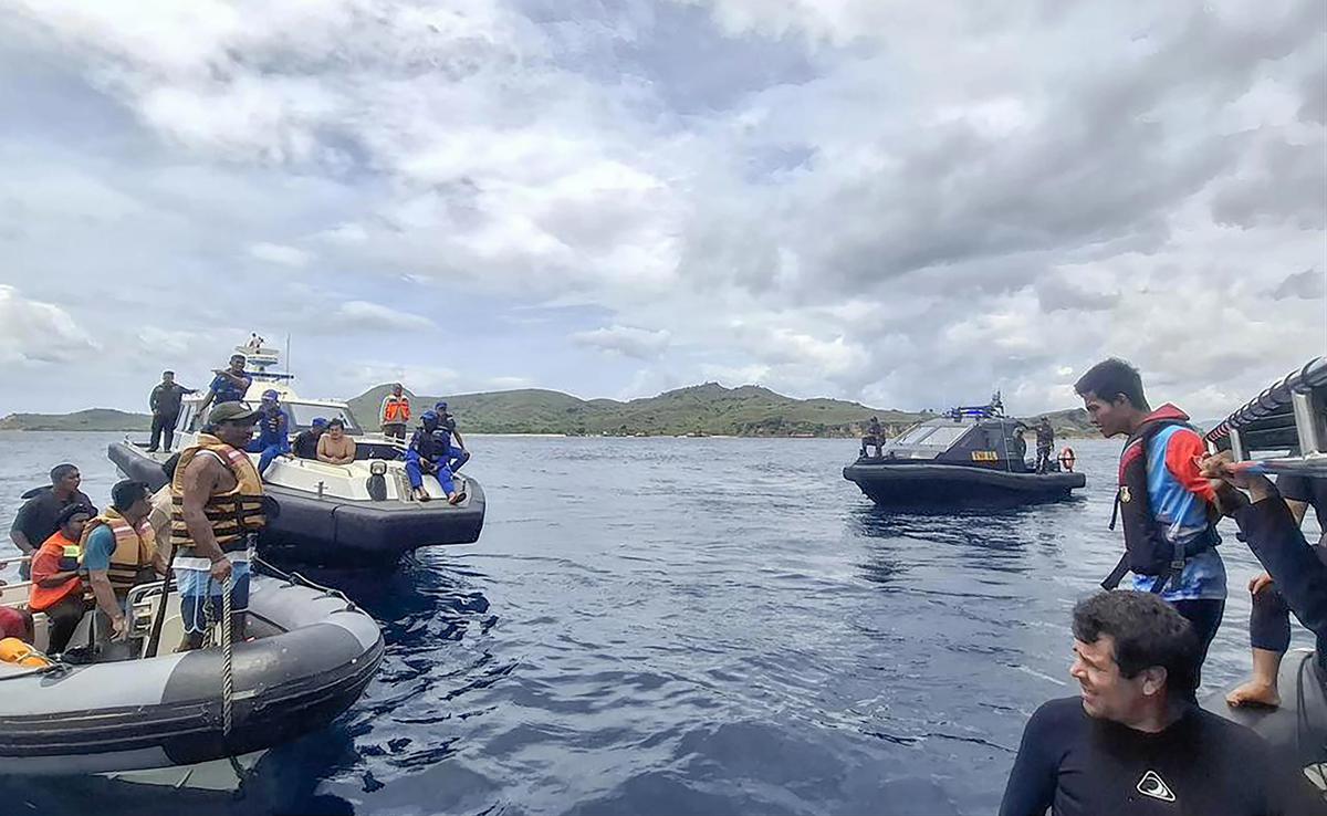 FOTO: Satu Korban Kecelakaan Kapal di Perairan Pulau Padar Ditemukan