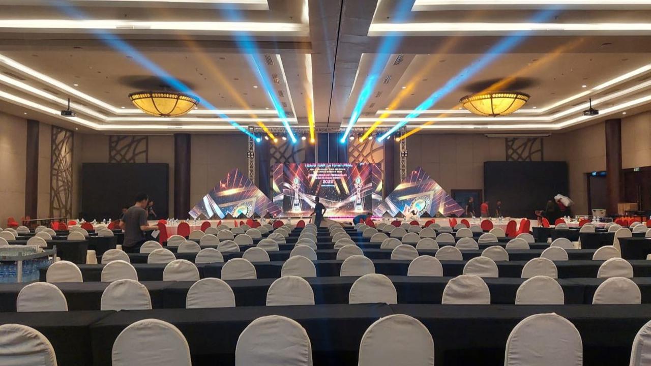 Kementerian Dalam Negeri mengadakan acara Temu Karya Nasional dan memberikan penghargaan kepada Desa dan Kelurahan yang memiliki prestasi pada tahun 2023, dengan tema "Desa dan Kelurahan Terus Berinovasi Wujudkan Indonesia Maju".