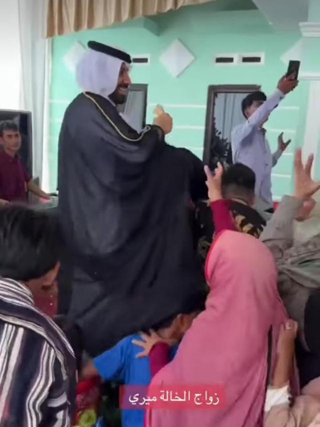 Perdebatan Warganet Arab Saudi Soal Tradisi Sawer di Acara Pernikahan Indonesia