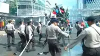 Tolak Kenaikan Harga BBM, Mahasiswa HMI Bentrok dengan Polisi