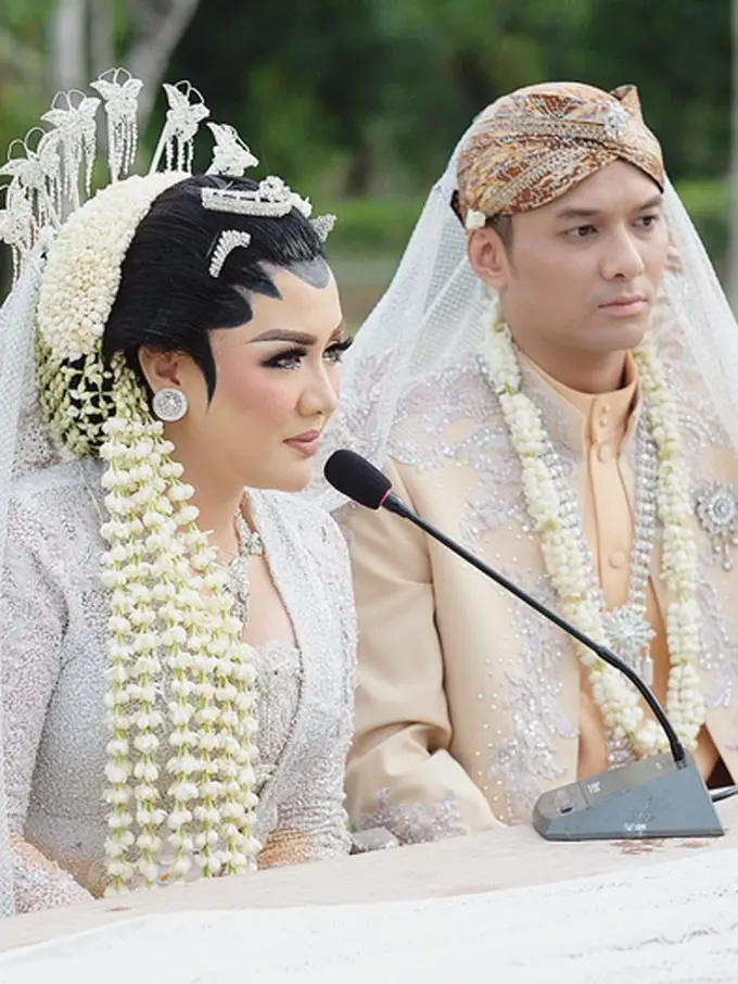 [Bintang] Vicky Shu dan Ade Imam