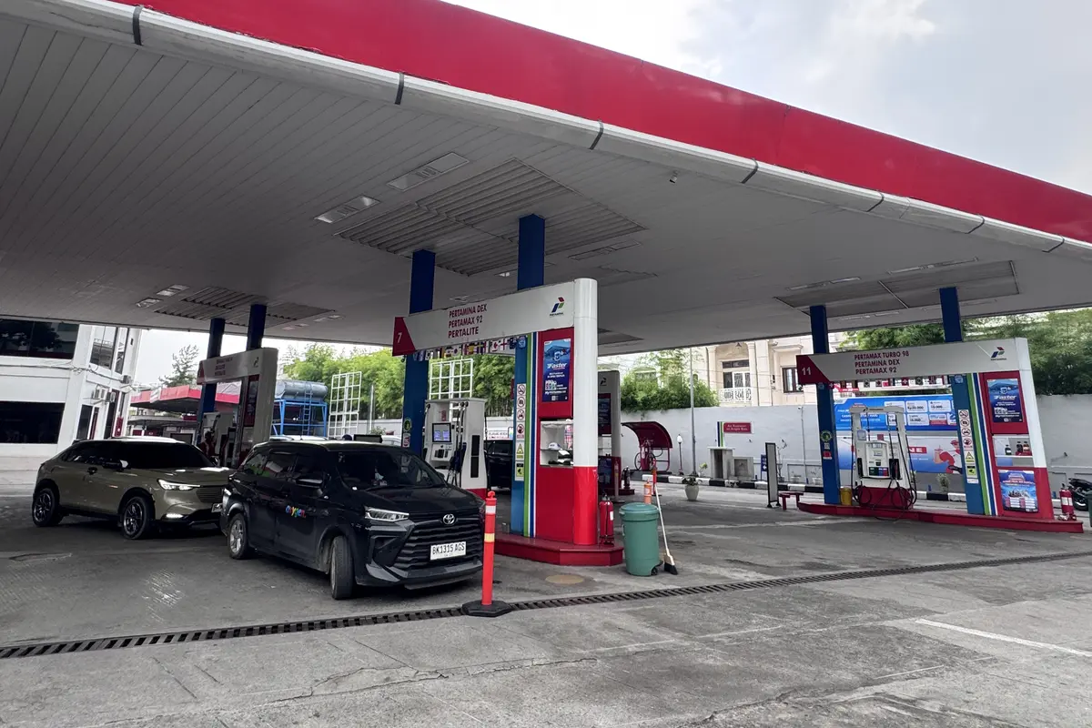 Pantauan Terkini SPBU COCO Yos Sudarso Medan. (Liputan6.com/Reza Efendi).