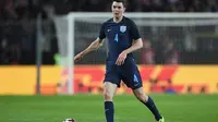 Michael Keane menunjukkan penampilan yang solid pada laga debutnya untuk tim nasional Inggris (22/3/2017). (doc. FA)