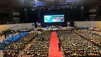 Sebanyak 878 lulusan Lembaga Pendidikan Tinggi Y.A.I mengikuti prosesi wisuda di Balai Sidang Jakarta Convention Center, Jakarta Selatan, Minggu (12/11/2023). (Dok. Istimewa)