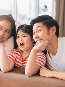 Penggunaan gadget secara berlebihan dapat memengaruhi kesehatan fisik maupun mental anak. Untuk itu, penting bagi orangtua untuk tetap memberikan batasan yang sehat terkait penggunaan gadget selama liburan.[Dok/freepik.com/Lifestylememory]