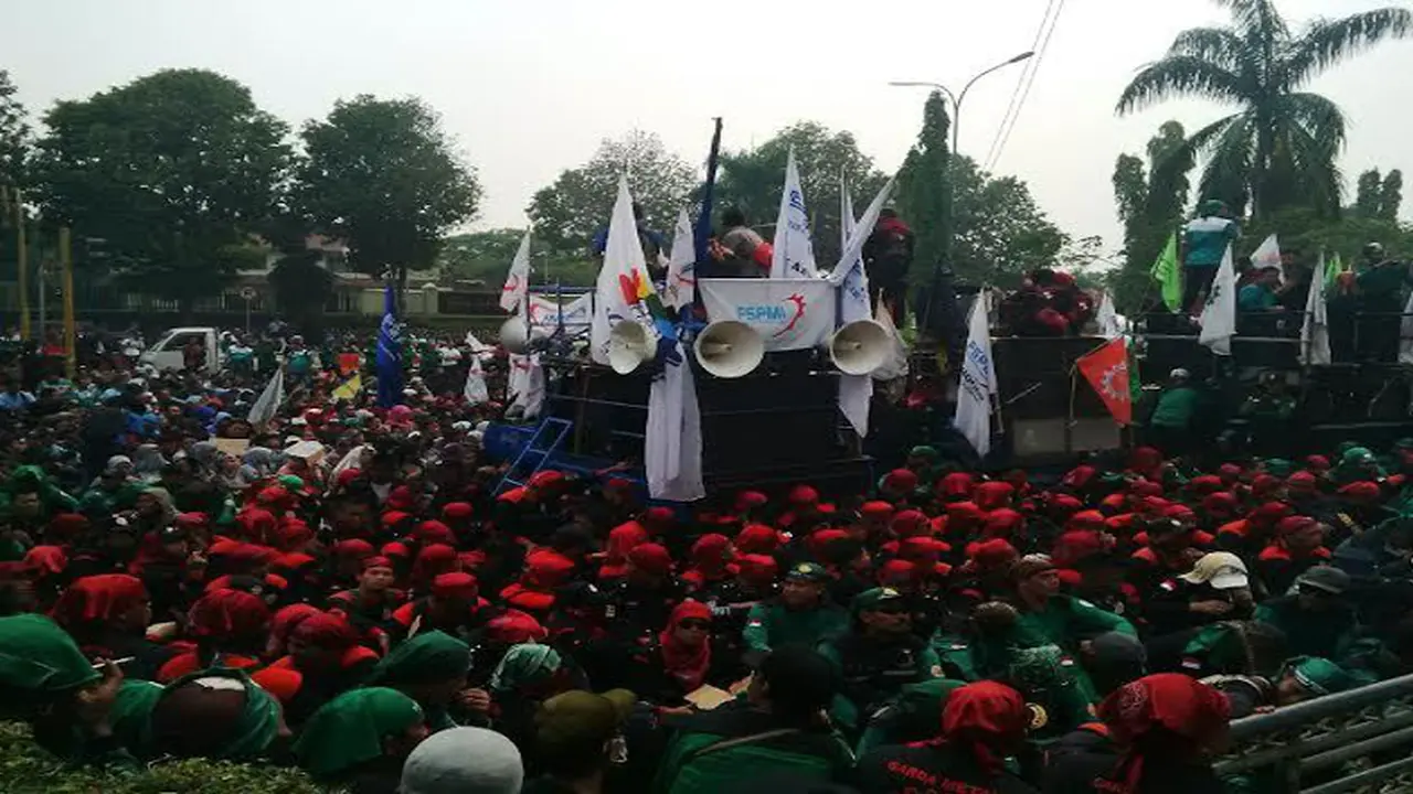 Demo Upah di Bogor