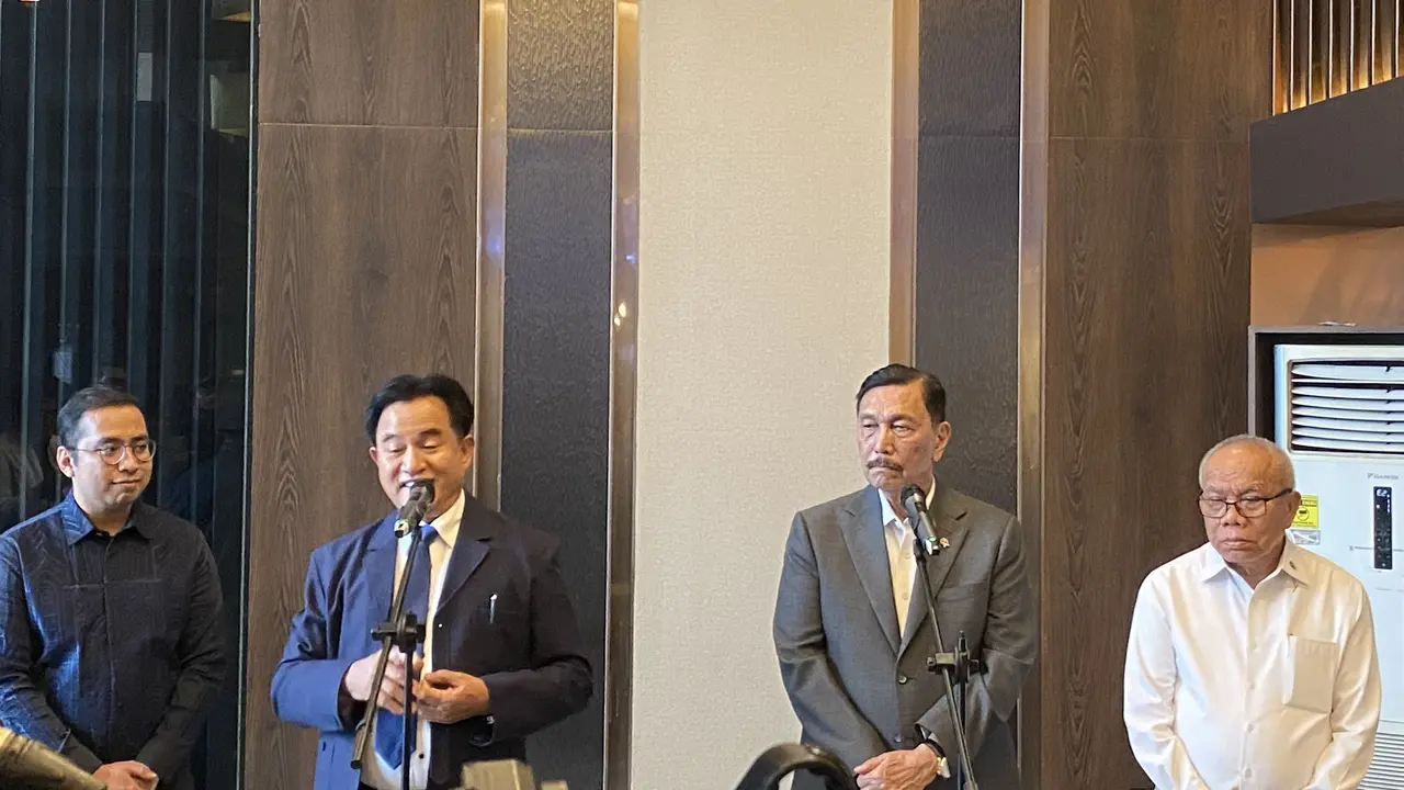 Menko Yusril dan Luhut di Kantor DEN