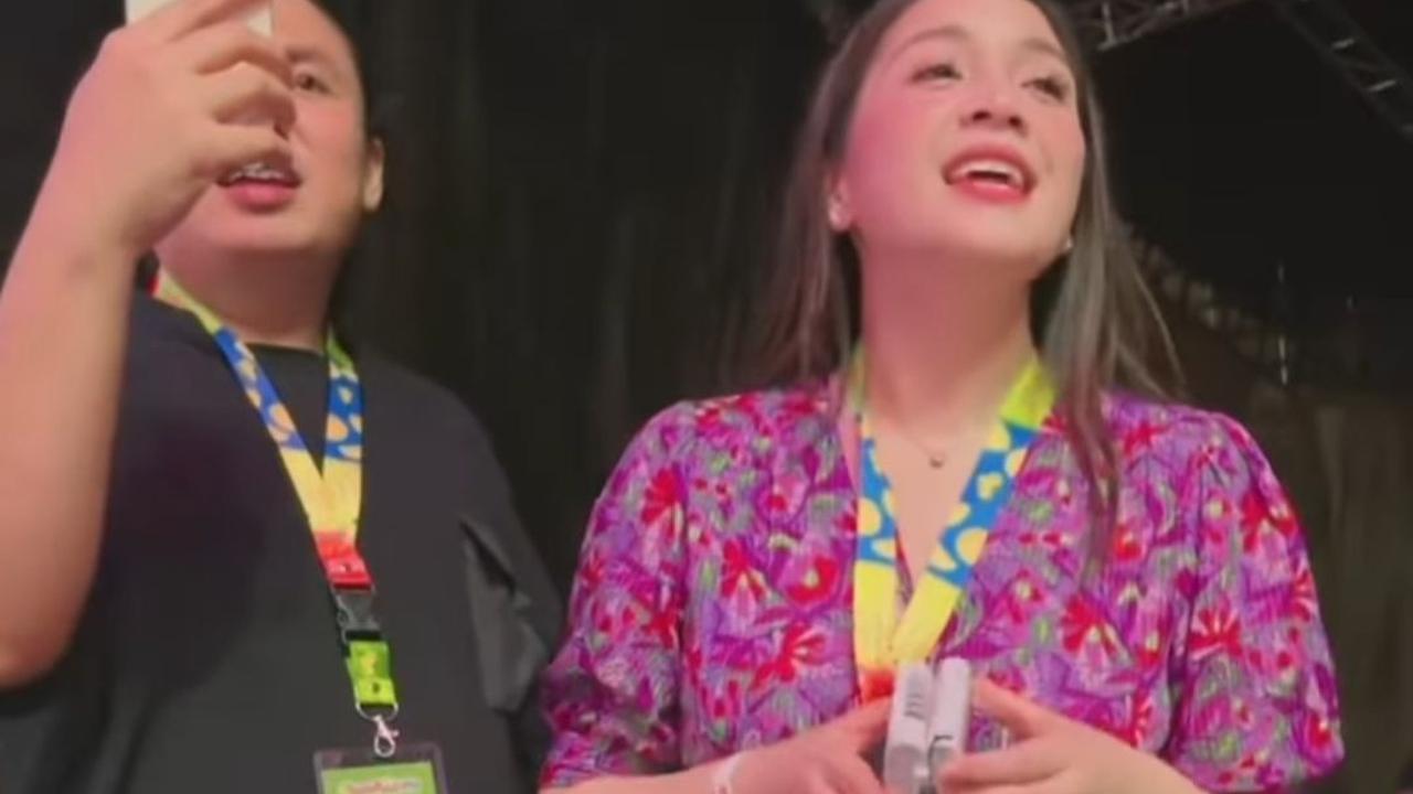Penampilan Nagita Slavina begitu mencuri perhatian netizen saat hadir di acara tersebut. Apalagi saat berfoto dengan Dikta.<br>