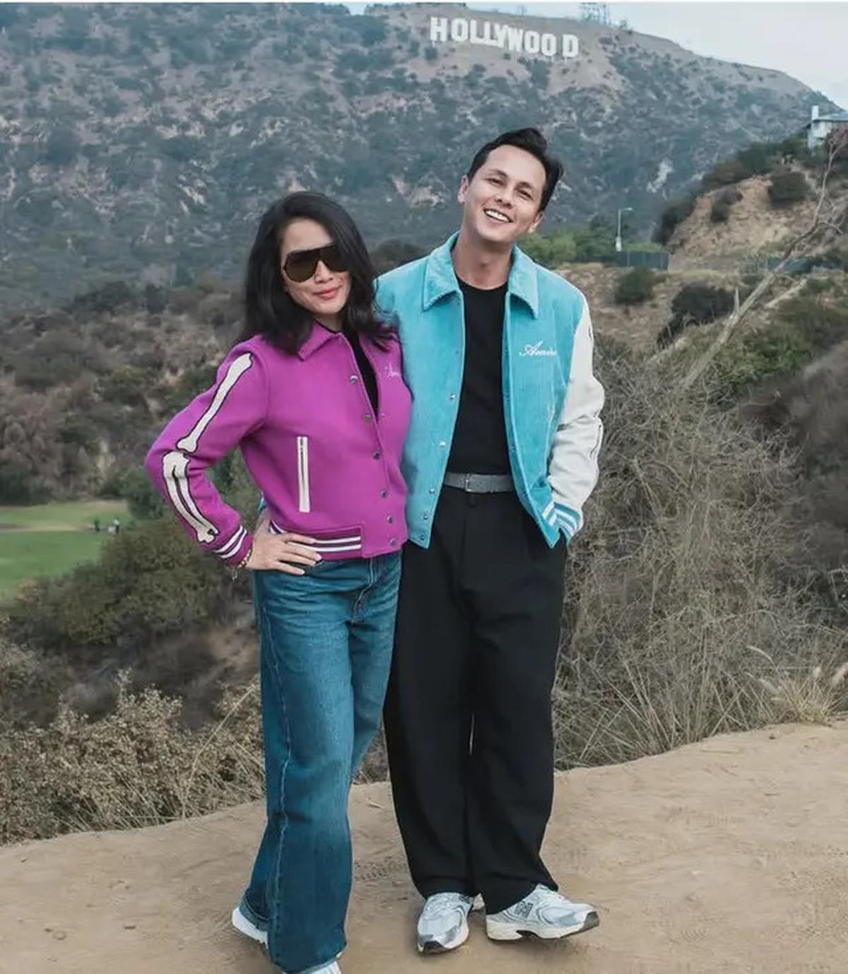 6 Potret Tampilan Luna Maya hingga Ussy Sulistiawaty Bersama Keluarga Berfoto di Depan Hollywood Sign, Sebelum Kebakaran di Los Angeles