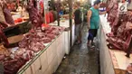 Menteri Pertanian Amran Sulaiman akan mencabut rekomendasi impor daging kerbau jika ada pihak yang menjual dengan harga di atas Rp 80 ribu. 