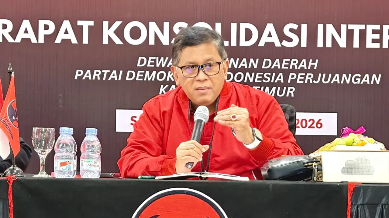 Sekretaris Jenderal DPP PDI Perjuangan, Hasto Kristiyanto, memimpin rapat konsolidasi internal jajaran Dewan Pimpinan Daerah (DPD) PDI Perjuangan Kalimantan Timur di Samarinda, Senin (2/2/2026) (Istimewa)