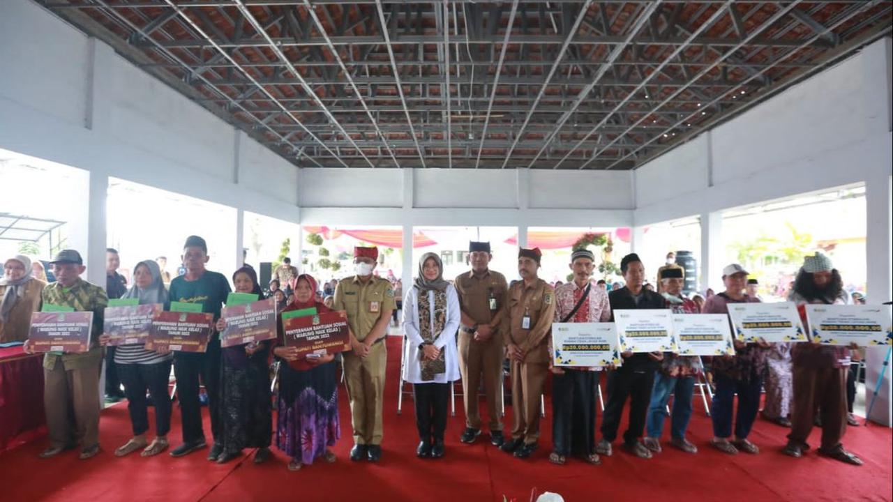 Wagiyah menerima bantuan stimulus bedah rumah dari pemkab dengan mendapatkan stimulus sebesar Rp20 juta untuk perbaikan rumahnya.<br>