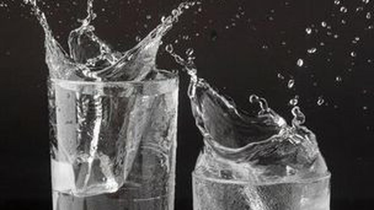 <b>Fakta dan Mitos Minum Air Dingin Saat Hamil</b>