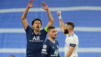 Real Madrid menang 3-1 atas PSG pada leg kedua 16 besar Liga Champions 2021/2022 di Santiago Bernabeu, Kamis (10/3/2022). (AP/Manu Fernandez)