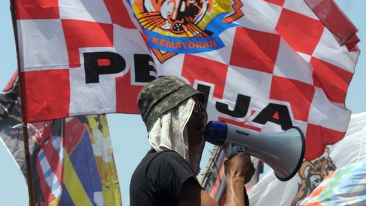 Tuntut pencabutan sanksi PSSI, Jakmania geruduk Kemenpora