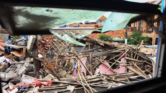 Ledakan Guncang Permukiman di Pondok Cabe Ilir, 13 Rumah Rusak dan 7 Warga Luka