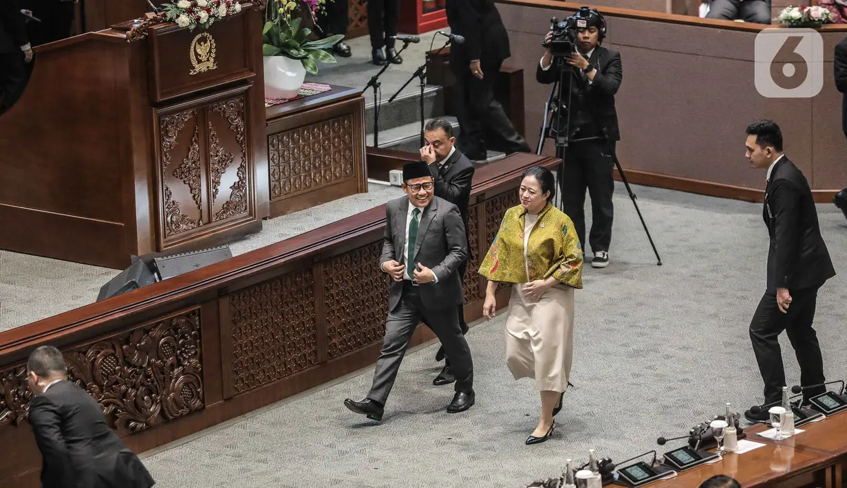Ketua DPR Puan Maharani bersama Wakil Ketua DPR RI Muhaimin Iskandar dalam rapat paripurna memperingati HUT ke-78 DPR RI di kompleks Parlemen, Senayan, Jakarta, Selasa (29/8/2023). (Liputan6.com/Faizal Fanani)