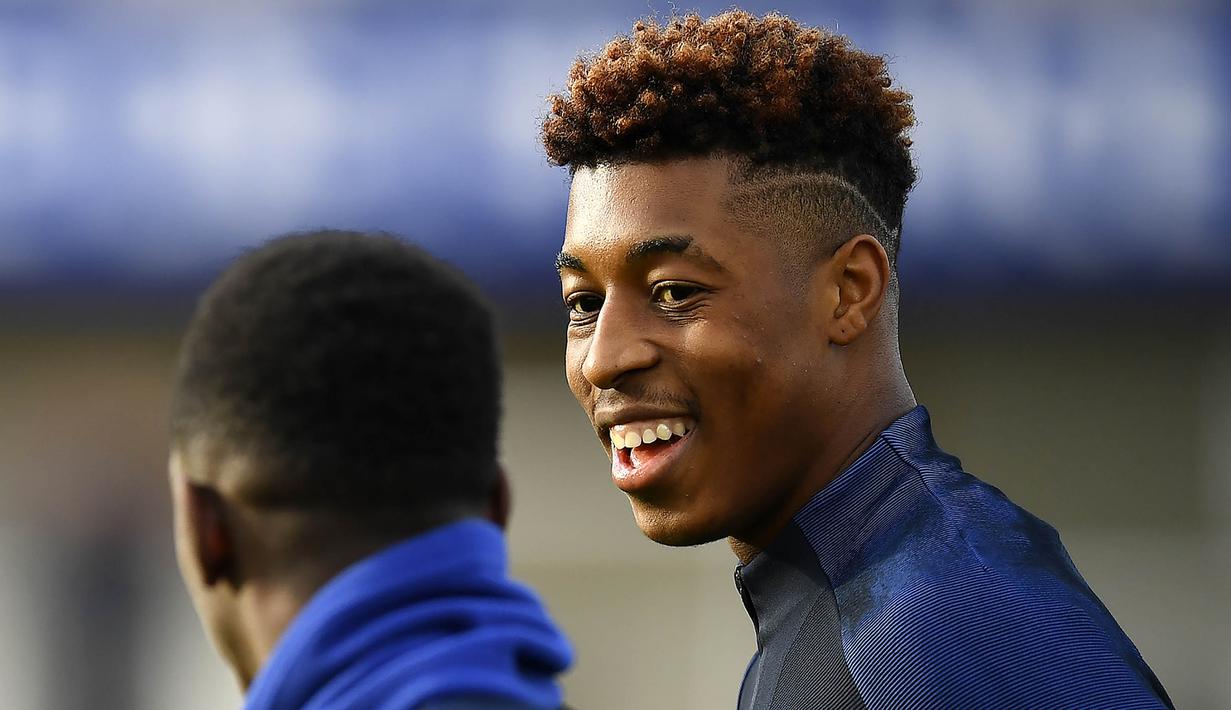 1. Presnel Kimpembe (Paris St Germain), dirinya debut di Liga Champions saat PSG menaklukkan Barcelona 4-0. Meski masih 21 tahun bek Prancis ini memiliki kepercayaan diri tinggi saat berhadapan dengan Lionel Messi. (AFP/Franck Fife)