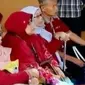 Pengadilan Negeri Garut menggelar sidang kasus utang piutang menyeret Siti Rokayah, ibu yang dituntut anaknya.