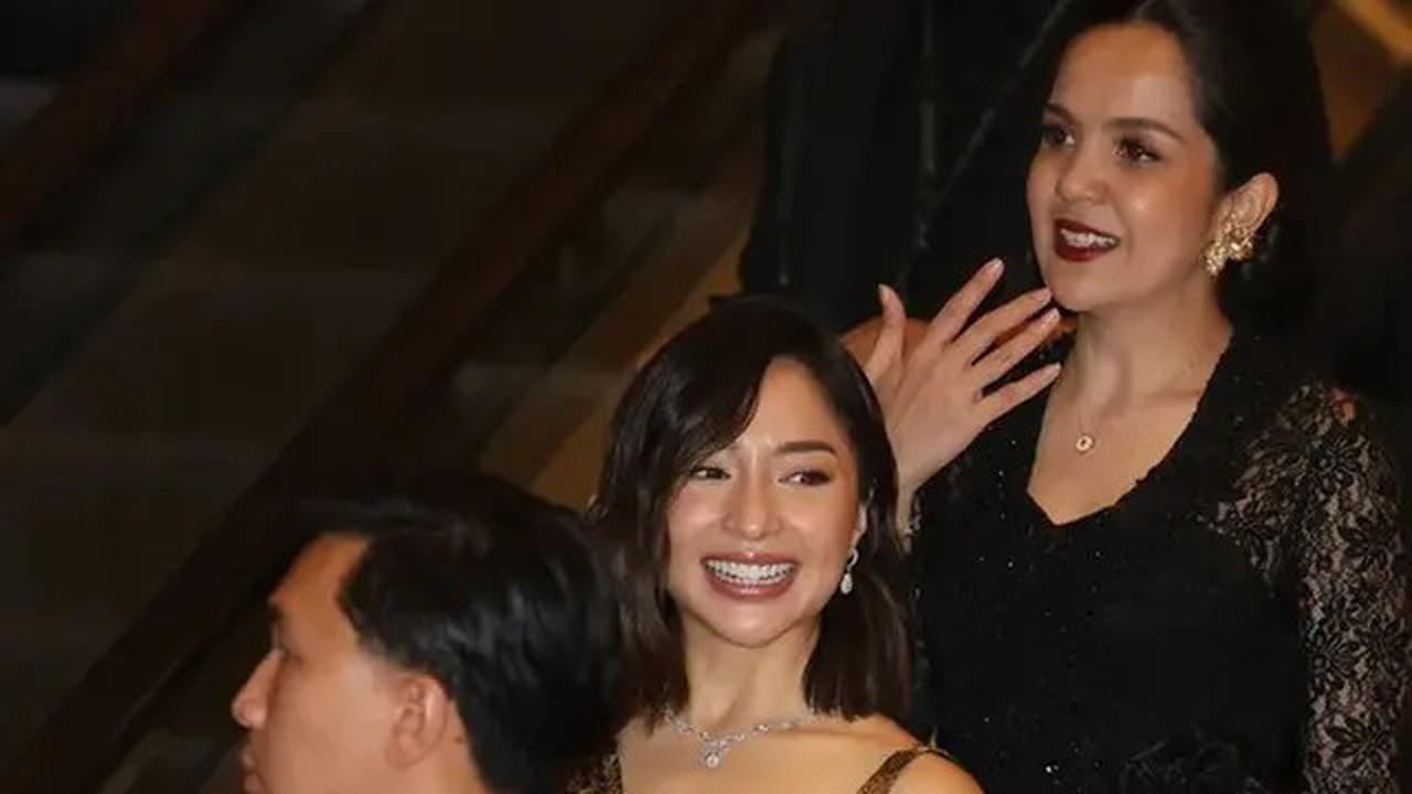 Foto Dress Batik Nikita Willy, Gaya Mewah dan Eksklusif di Resepsi Luna Maya