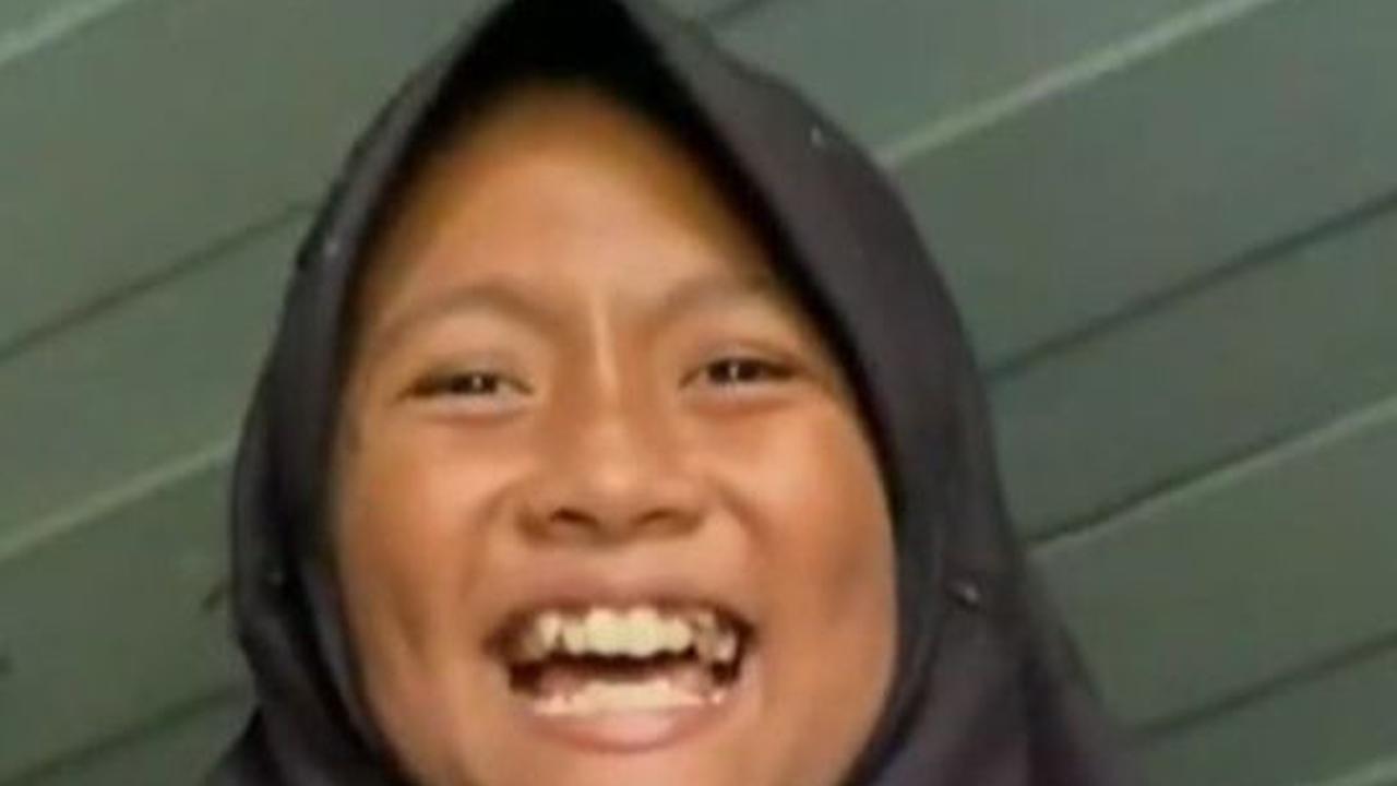 Viral Momen Kakak Beri Hadiah Handphone buat Adiknya yang Ulang Tahun, Reaksinya Bikin Haru Warganet