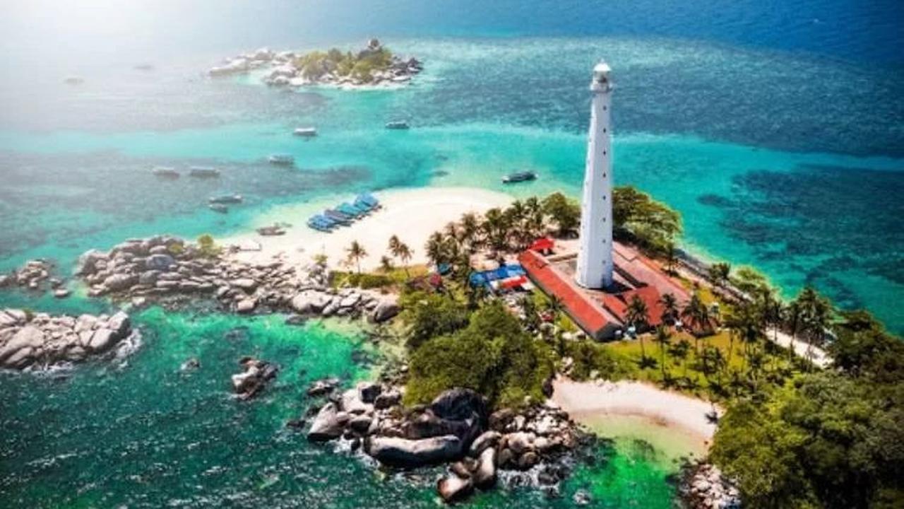 <b>Pesona Pantai Indah</b>