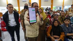 Perlindungan Sosial Digital: Surabaya Ungkap Kunci Bantuan Tepat Sasaran dan Keadilan Sosial