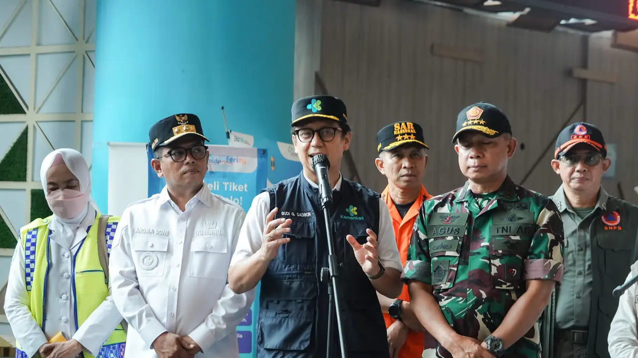 Menteri Kesehatan Budi Gunadi Sadikin mengingatkan pemudik yang melakukan mudik Lebaran 2025 untuk rajin mencuci tangan terutama sebelum makan. Jangan sampai malas cuci tangan karena rentan sebabkan diare. (Foto: Dok Sehat Negeriku Kemenkes RI)