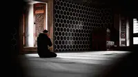 Cara Menghadapi Orang yang Zalim dalam Islam: Lengkap Beserta Doa Ketenangan Hati