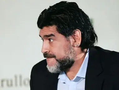 Diego Maradona memberikan keterangan pertamanya selang sehari setelah keputusan AFA yang tidak lagi memperpanjang kontraknya di Timnas Agentina. AFP PHOTO/Maxi Failla