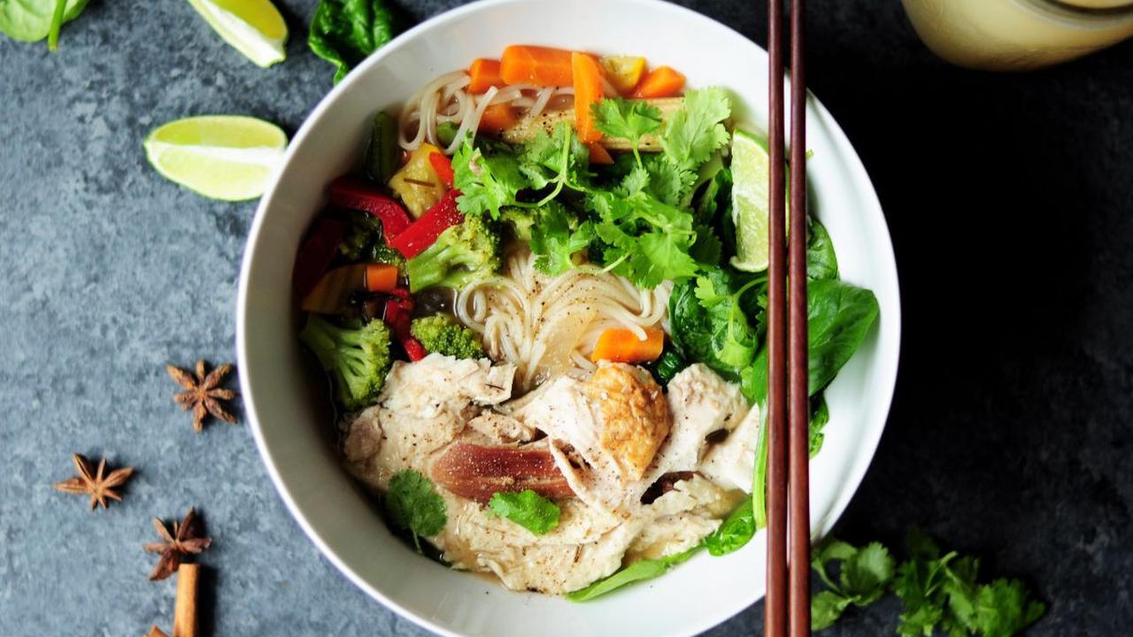 Masakan Oriental tak pernah gagal dalam hal rasa, baik itu menu lauk maupun menu sayurnya. Tak heran penggemarnya banyak dan selalu menjadi sajian favorit dalam berbagai acara.