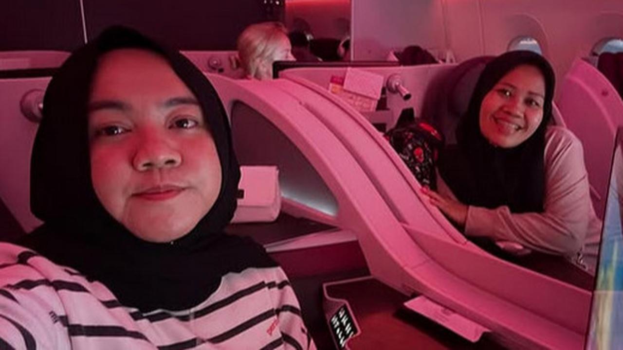 Potret Lala & Sus Rini Naik Pesawat Kelas Bisnis Bareng Nagita Slavina ke Italia, Nikmati Fasilitas Mewah ala Sultan