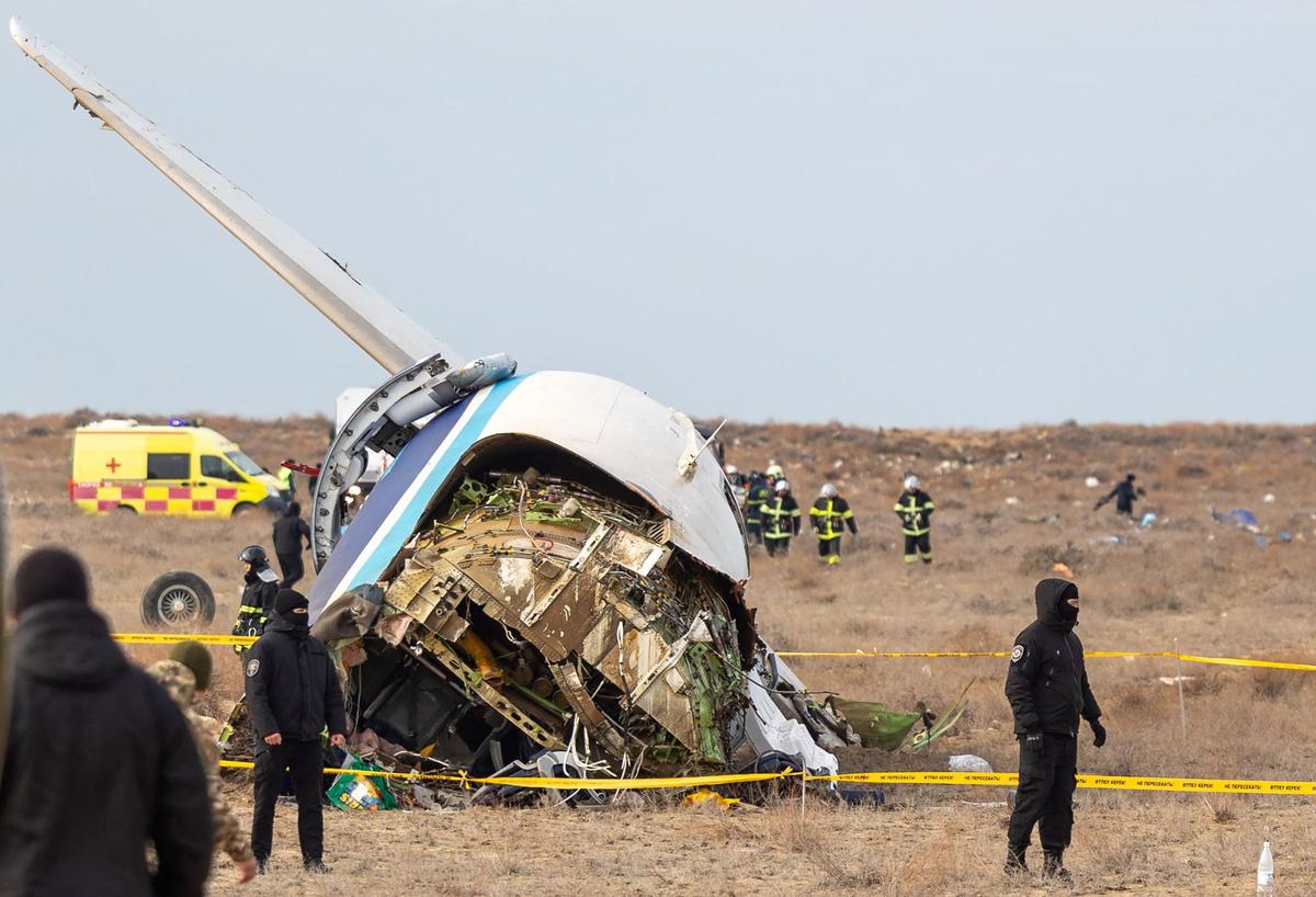 Pesawat Azerbaijan Airlines jatuh di Kazakhstan