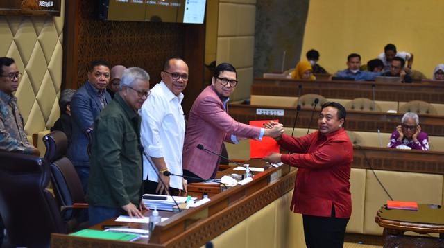 Rapat Kerja antara Komisi II DPR RI dengan DPD RI, Kementerian Keuangan, Bappenas, Kementerian Dalam Negeri (Kemendagri) dan Kementerian Hukum dan HAM (Kemenkumham) (Istimewa)