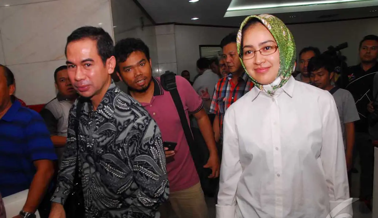 Wali kota Tangerang Selatan Airin Rachmi Diany hadiri sidang pembelaan (pledoi) suaminya (Liputan6.com/Miftahul Hayat)